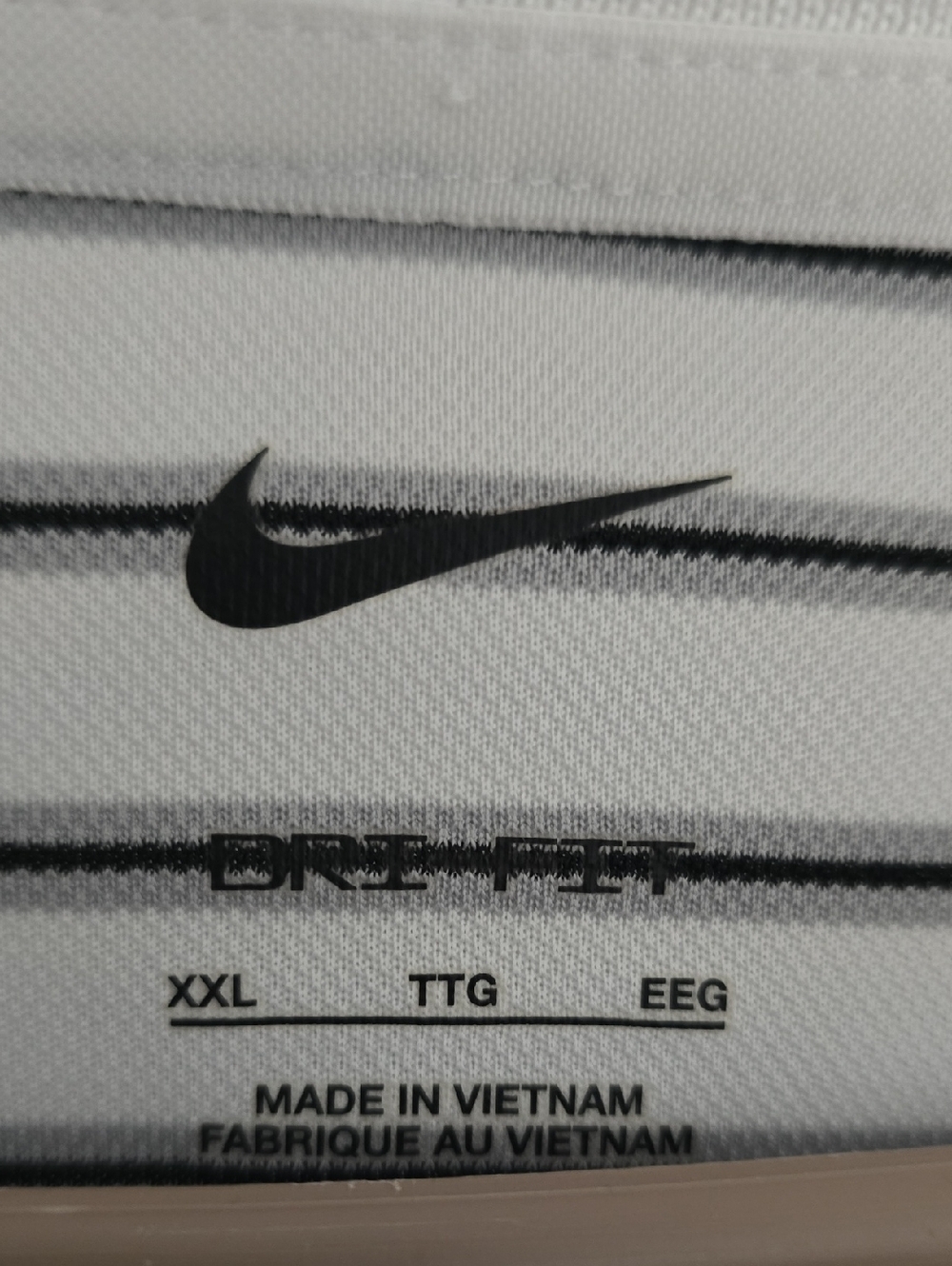 Nike - Picture 3 of 4